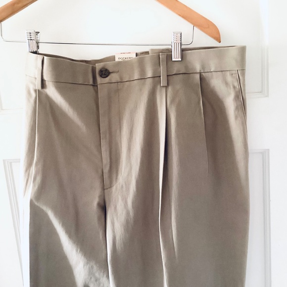 Dockers Signature Best Pressed Relaxed Pleated Khakis Size 40 L32 NWT Classic - Picture 7 of 14